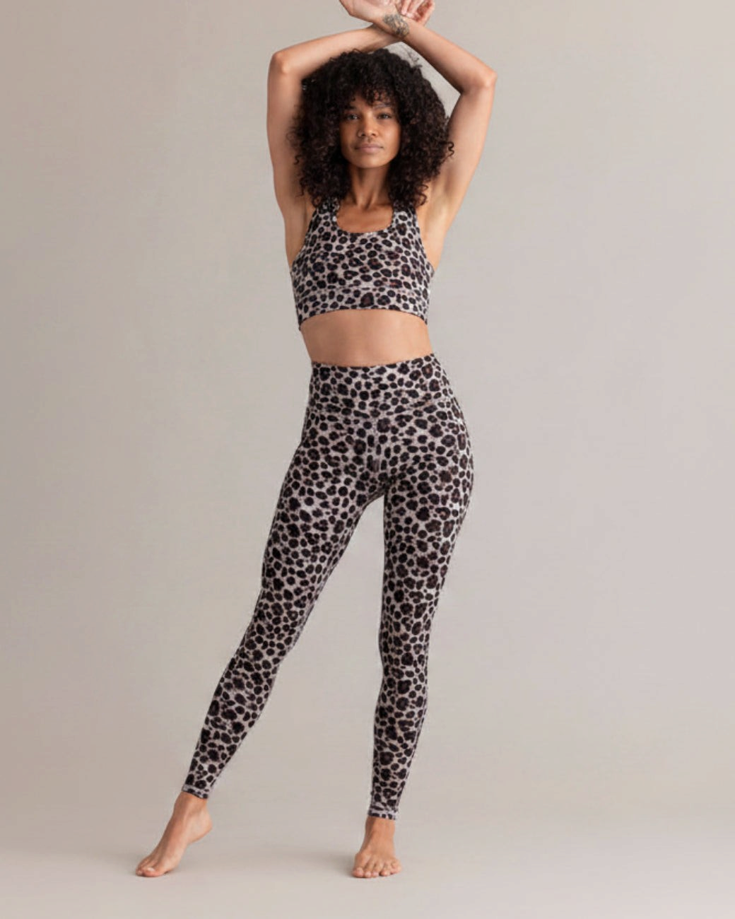 Leggings Leo Shadow – Bewegungsaufnahme – Hey Honey