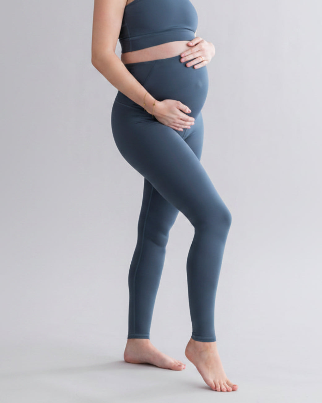 Umstandsleggings Cotton Touch Teal – Bewegungsaufnahme – Hey Honey