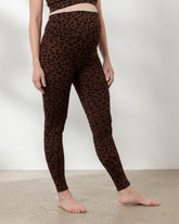 Umstandsleggings Leo Chocolate – Detailansicht – Hey Honey