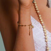 Rosenkranz Armkette Prayer Gold – Detail Madonnen Anhänger – Hoffnungsträger