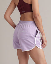 Trackshorts Lilac Breeze – Detailansicht – Hey Honey