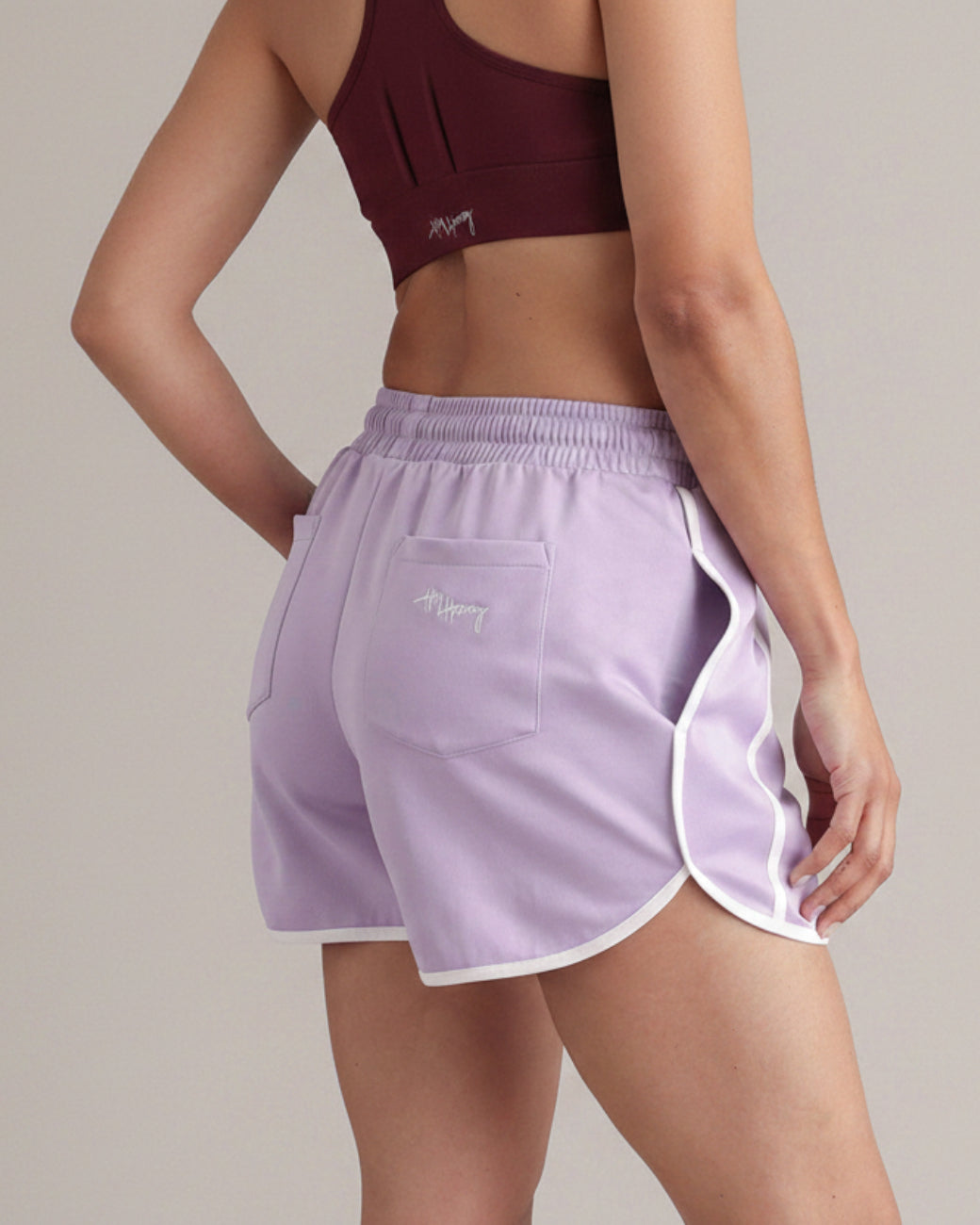 Trackshorts Lilac Breeze – Detailansicht – Hey Honey